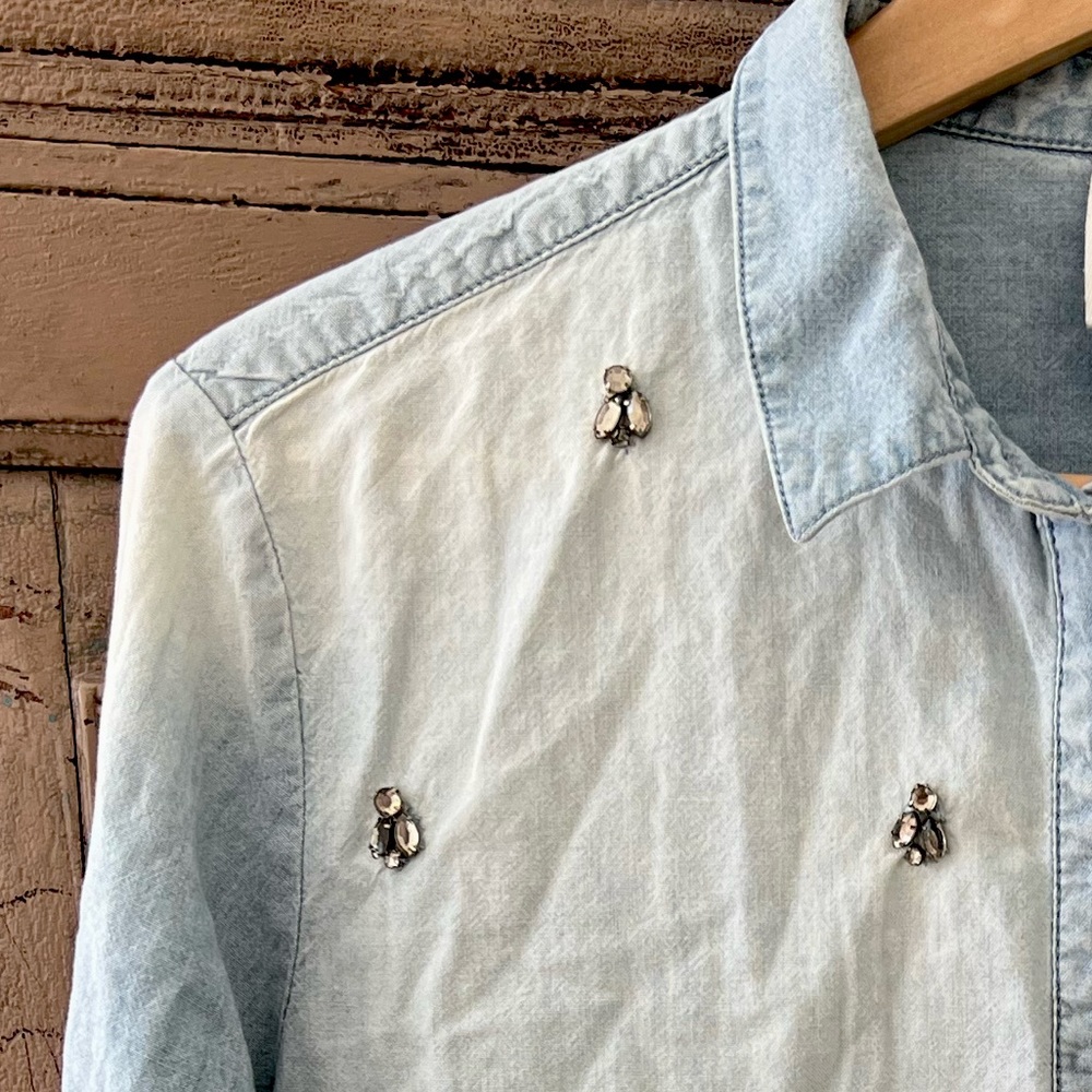 Cute blousebwith details